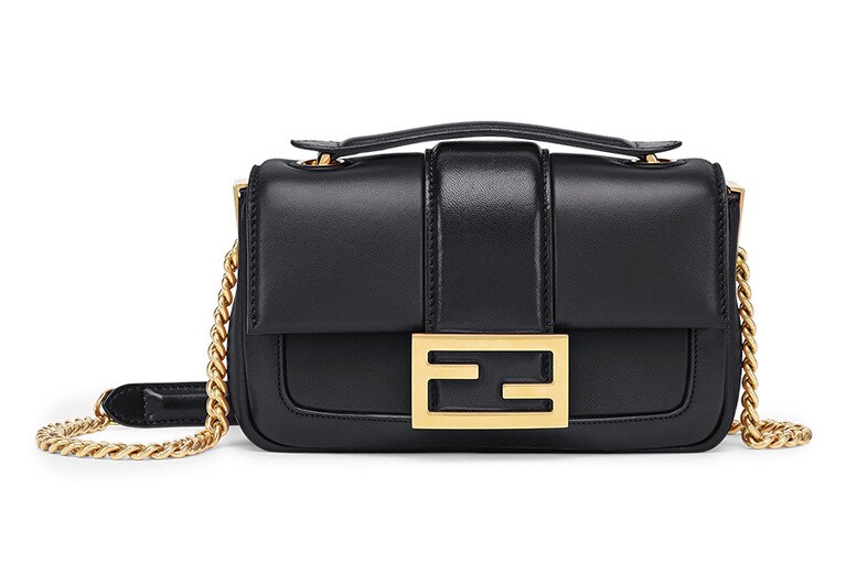「バゲット チェーン」(スモール、H11.5×W19×D4cm) 231,000円／フェンディ(フェンディ ジャパン)