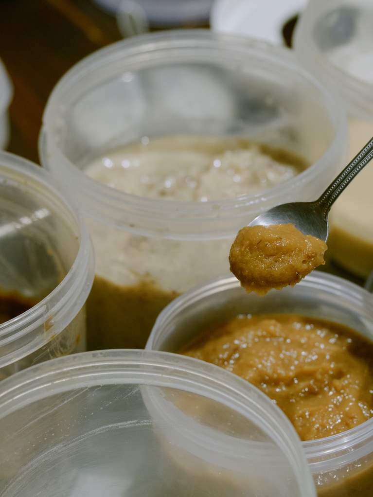 さまざまな発酵調味料が料理に取り入れられている。