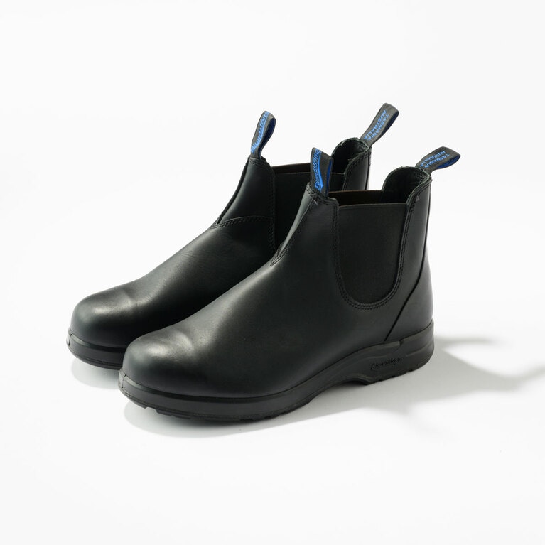 “サイドゴアブーツ” 41,800円／ブランドストーン