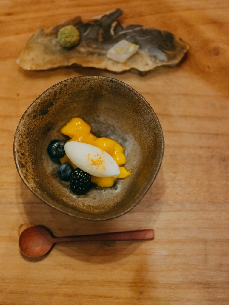 デザートは新潟の新しい名物「温泉芒果」。