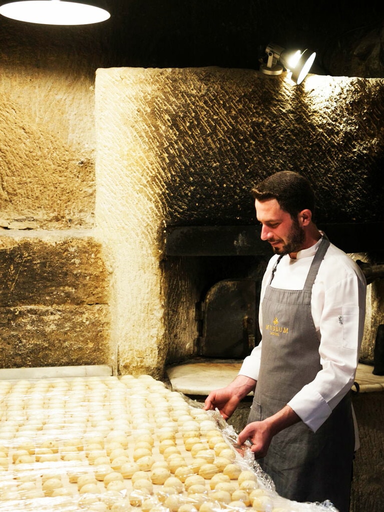 アラカルトレストラン「リラ」ではアナトリア地方の料理とカッパドキアの食文化を融合させた豊富なメニューを提供。