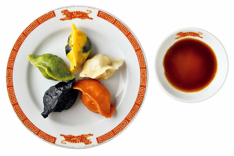 五色餃子 715円／タイガー餃子会館 宇田川町店