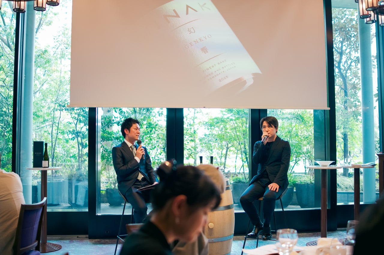 左から／MINAKIのブランドオーナーである皆木研二氏、ソムリエ・ワインディレクターの田邊公一氏。