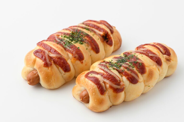 あらびきソーセージ 各210円。