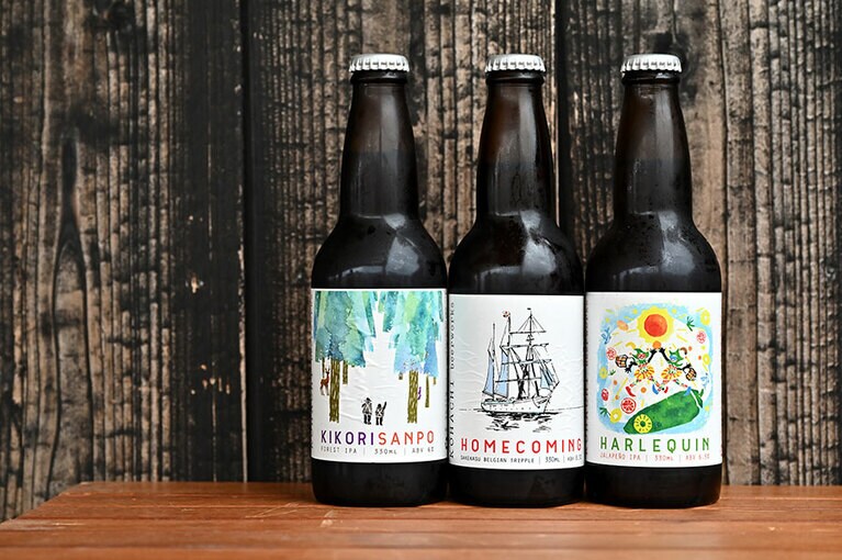 ｢KOHACHI beerworks｣のクラフトビール各800円。