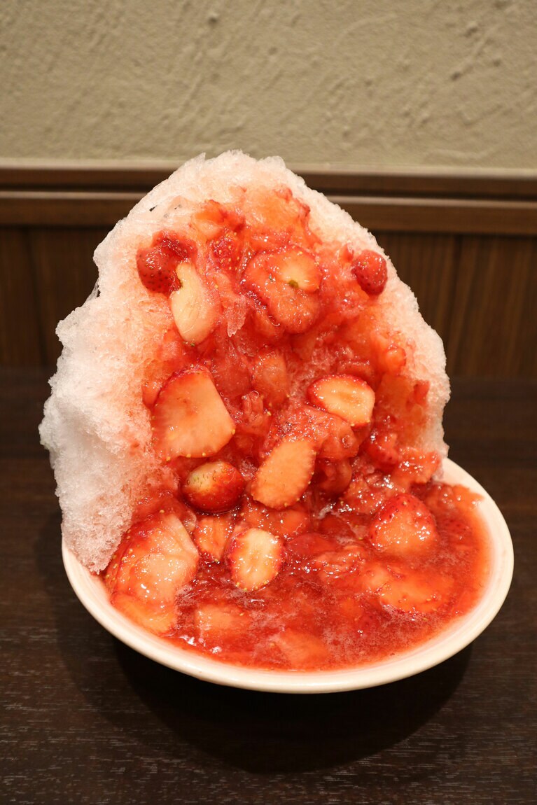 「生いちご」1,600円（通年提供、シロップがなくなり次第終了）。