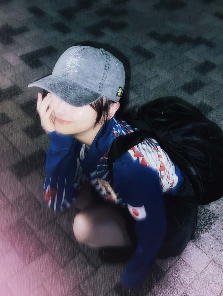 SNSで大きな反響を呼んだ影山優佳さんのユニフォームファッション（本人のInstagramより引用）