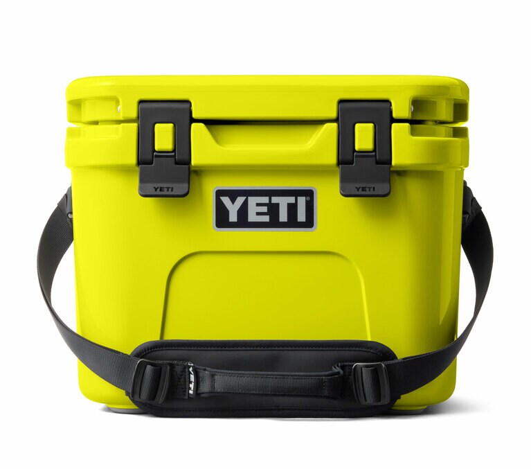 ROADIE® 15／サイズ：W42.9 x D28.4 x H35.6 cm／容量：350ml缶の場合は22本、または氷のみ7.3kg／価格：40,920円。