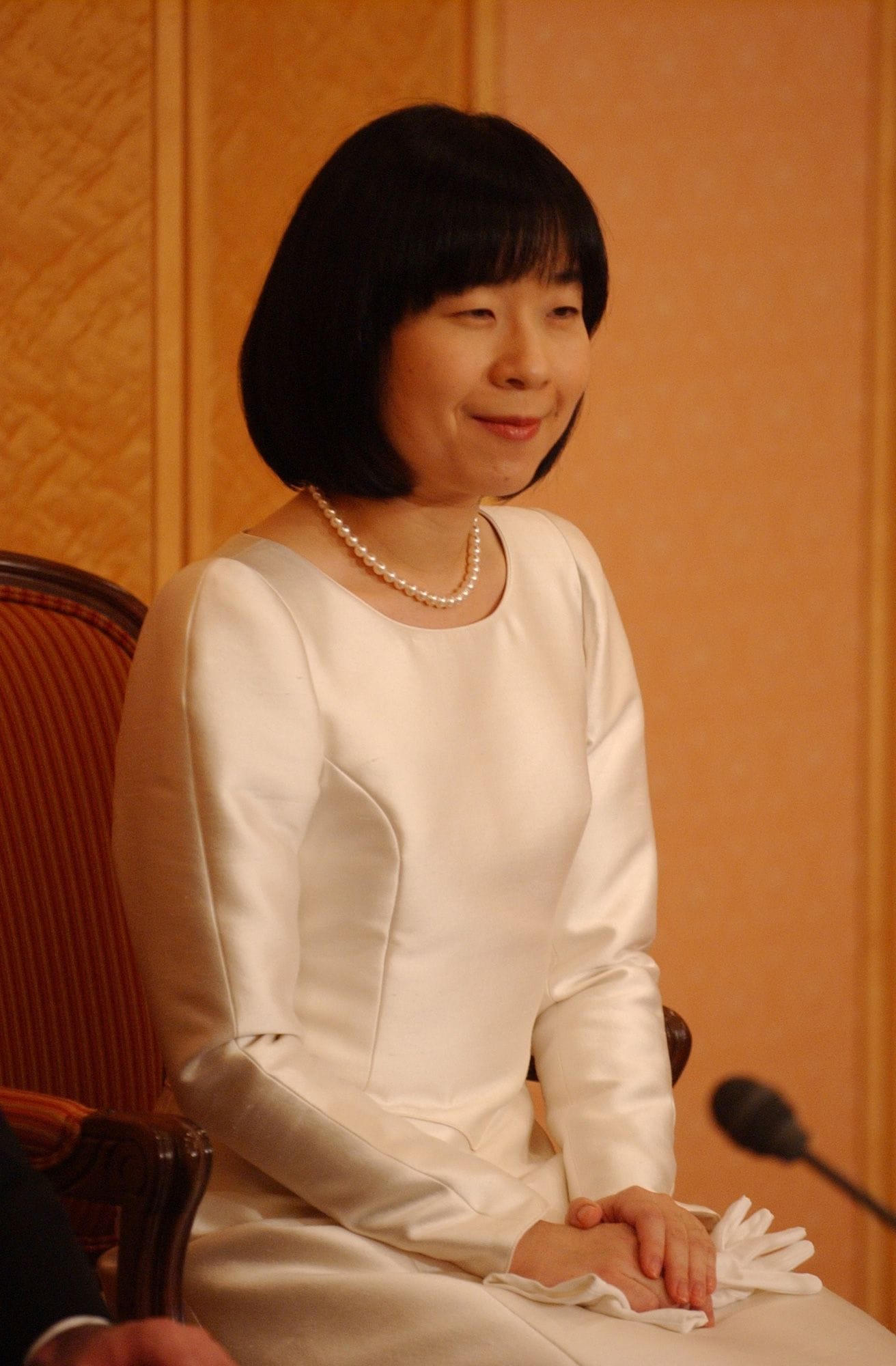 2005年11月15日、結婚式の後、記者会見に臨んだ黒田清子さん　©JMPA
