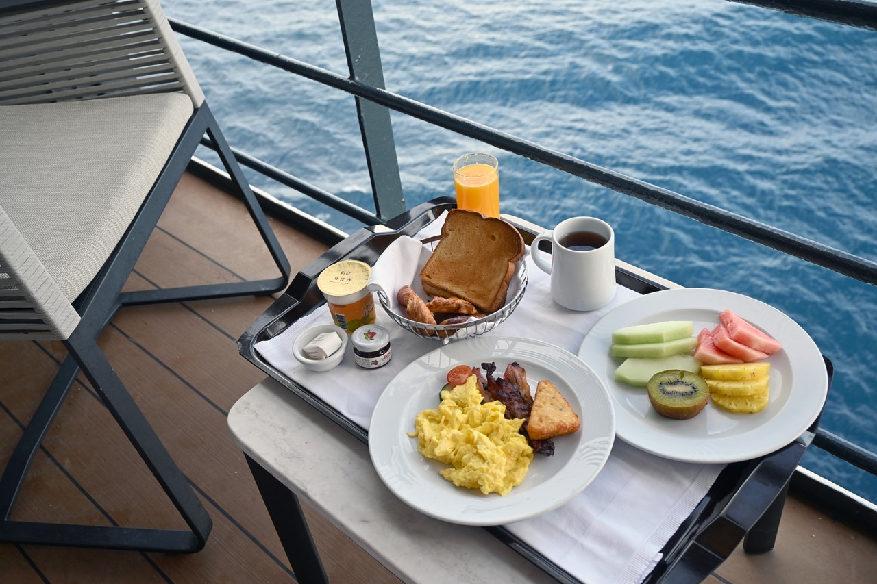 朝食をバルコニーで楽しむのも至福の体験。
