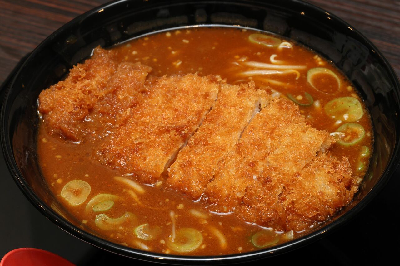 これぞカレーらーめんの本丸「手仕込とんかつ　カレーらーめん」