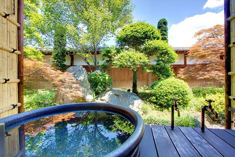 二百年の農家屋敷 宮本家［埼玉／秩父・西谷津温泉］嫁の間 客室露天風呂。