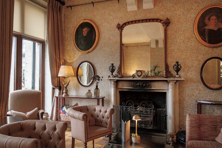 ラグジュアリーカントリーホテル「ルーカリー・ホール」は、ベントレーの邸宅ザ・ミューズで過ごすカスタマーのステイ先として使われる。