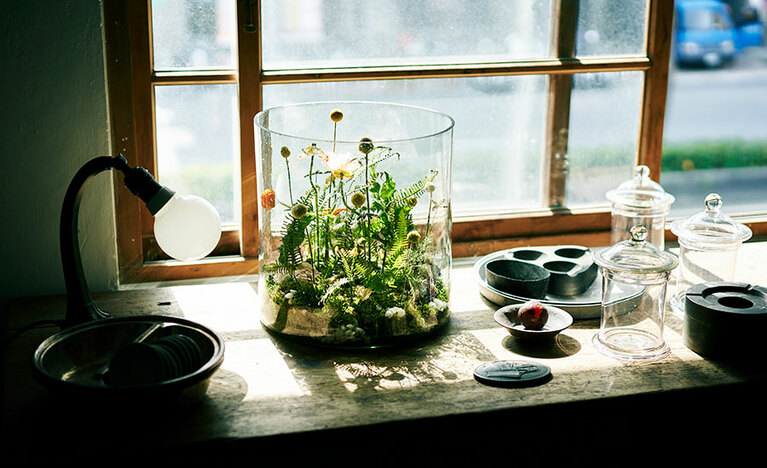 サイズ違いが揃うガラスのアイテムも。