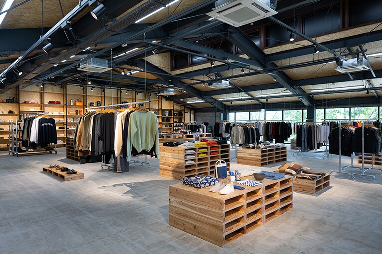 ビショップの店内。厳選されたアイテムが並ぶ。