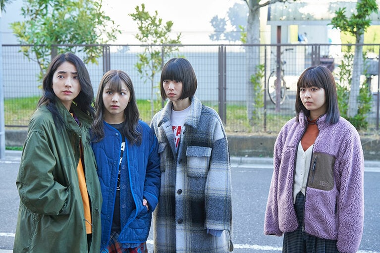 苦学生の主人公たちは「貧しさを諦めたくない」と日々思い過ごしていたが、一人の妊娠が発覚し……。©「SHUT UP」製作委員会