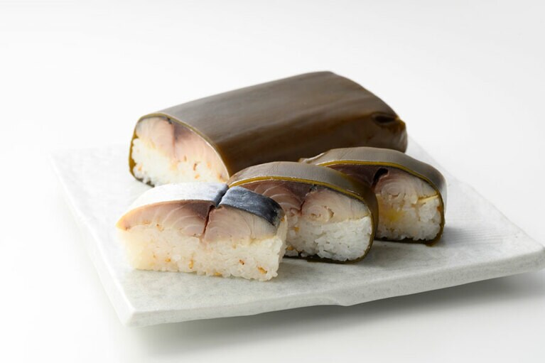 吾左衛門鮓 極上鯖 2,901円(1本)。