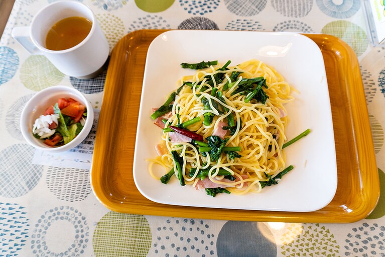 昼食は菜の花パスタ。菜の花は中井町の名産です。