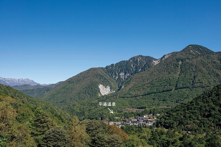 標高約1230mの山中に開けた平湯温泉には、約40もの井戸・源泉がある。