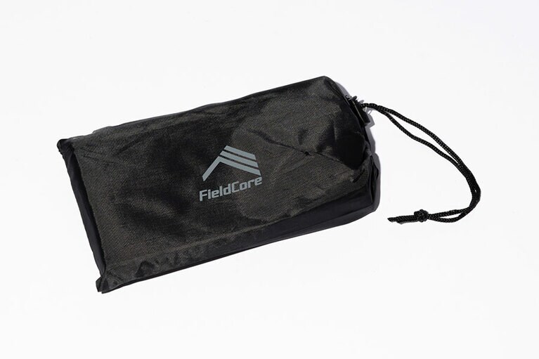 耐熱アルミテーブル　専用収納ケース付き。使用時：W352×D214×H84mm。収納時：W121×D214×H270mm。980円。