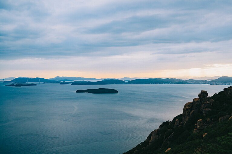 どこまでも穏やかな瀬戸内海。特にマジックタイムはフォトジェニック。