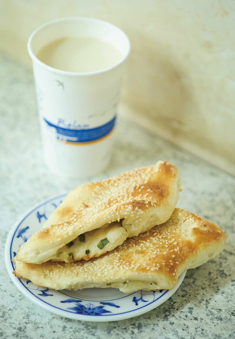 「黃橋焼餅」30元。