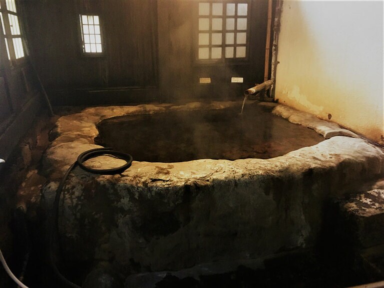 山の宿 新明館［熊本／黒川温泉］貸切風呂「かじかの湯」。