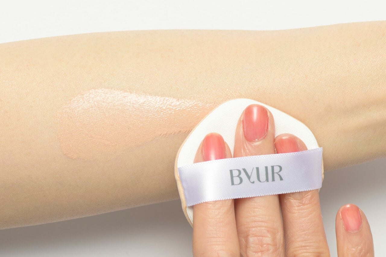 バイユア セラムフィット フルカバー グロークッション V2のスウォッチ。