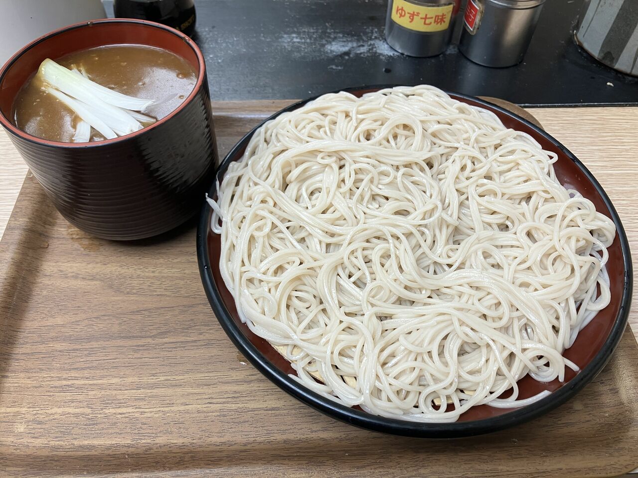 つけ汁とそばが美しい