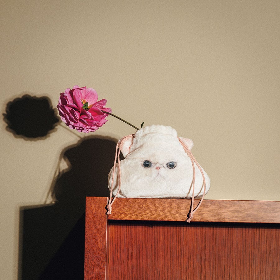 メロディちゃんのもちもち袋 きょとん W17×D8×H13cm 4,950円／H.P.FRANCE