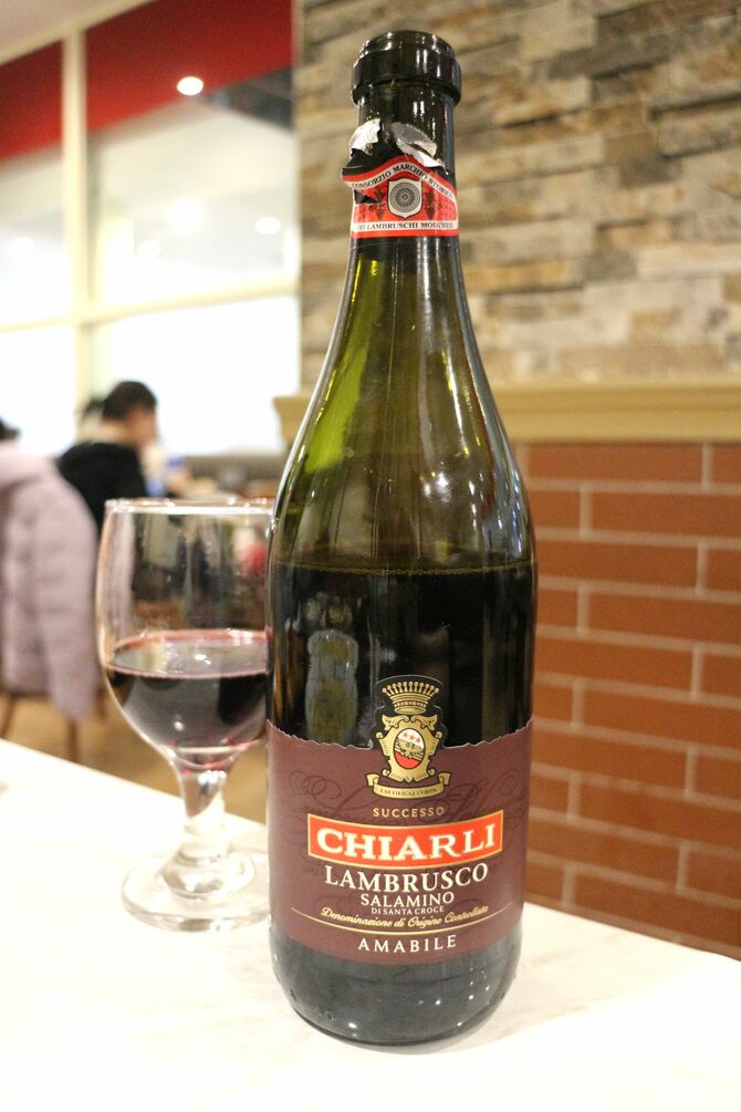 萨拉米诺低泡葡萄酒 750ml(Lambrusco Salamino 微発泡ワイン)58元(筆者提供)