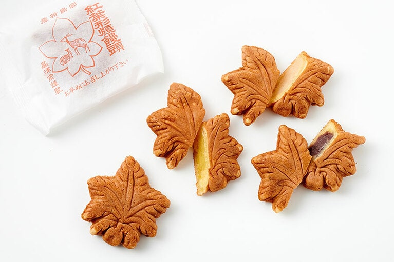 もみぢ饅頭 各140円～／元祖もみぢ饅頭の高津堂