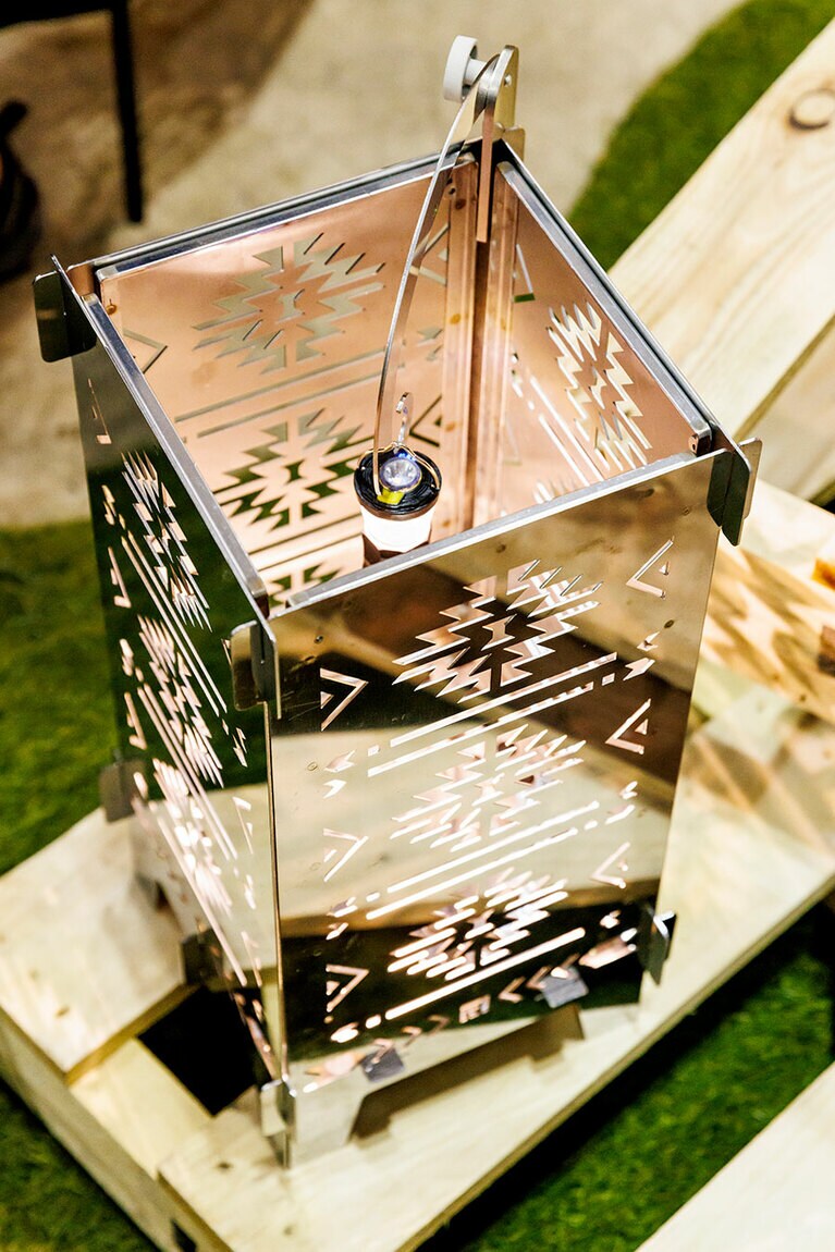 とうろう焚火台(専用ランタンフック付) 29,700円。