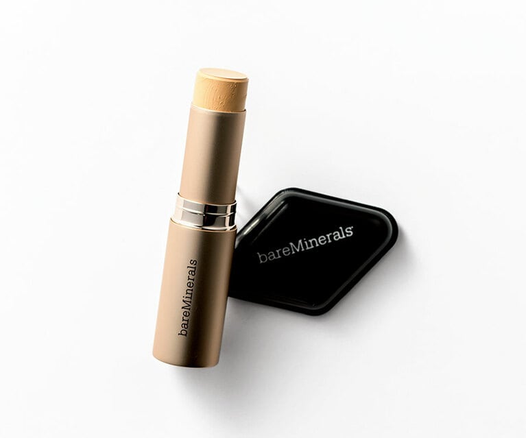 CRハイドレイティング ファンデーション スティック SPF25・PA+++ 全8色 4,200円／ベアミネラル