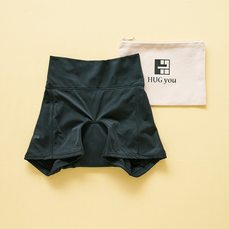 HUG you 吸水サニタリーショーツ active 3サイズ 各5,940円／ハグユー