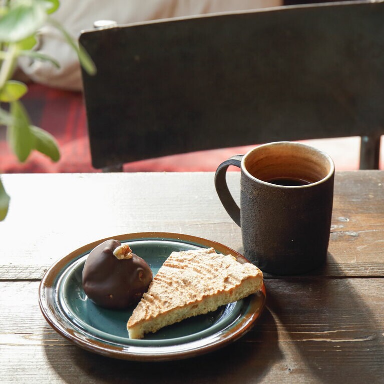 ファビアンさんの朝食は甘いものにコーヒーと決まっている。