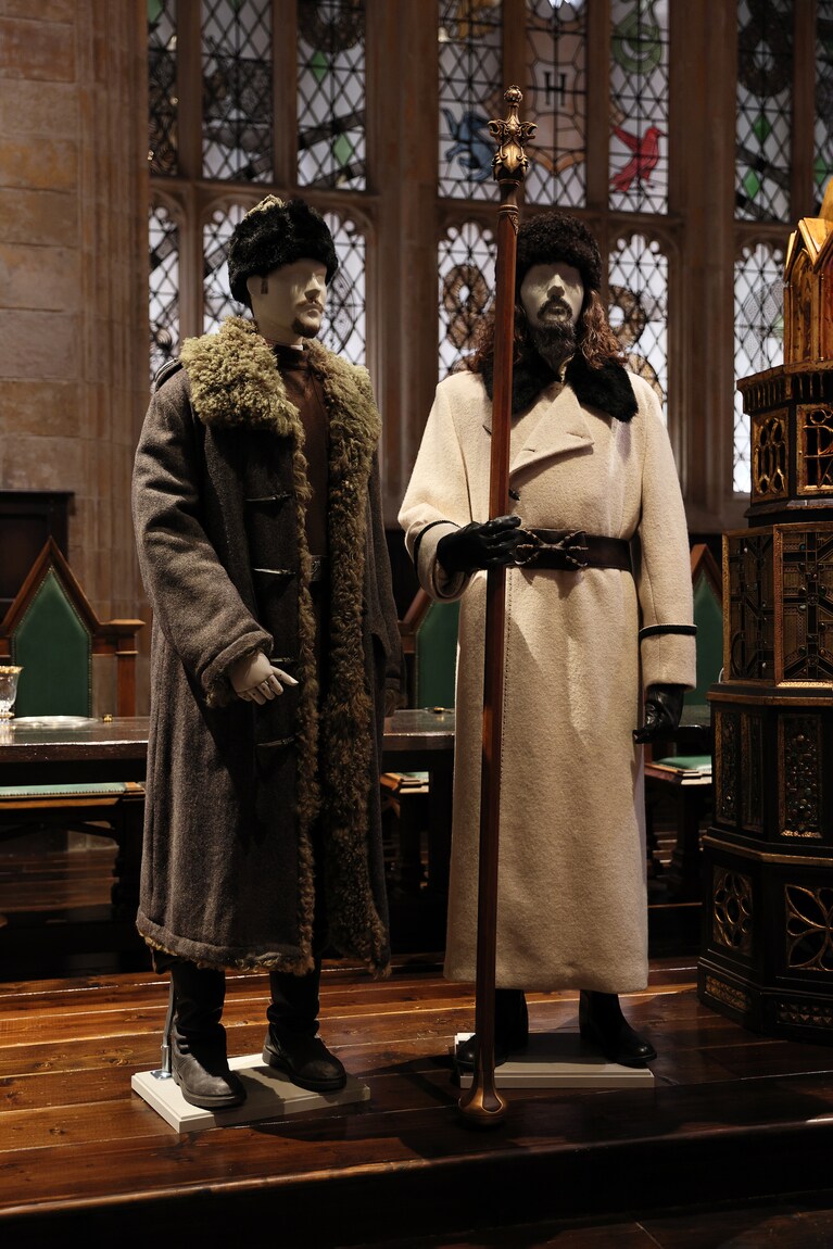 ダームストラング専門学校の校長イゴール・カルカロフ、とビクトール・クラムの衣装。