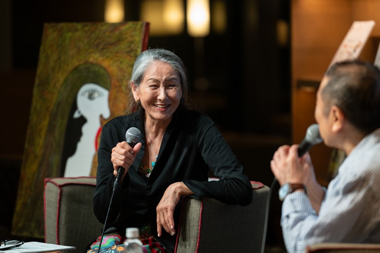 愛犬・ビスケットの話に目を細める。