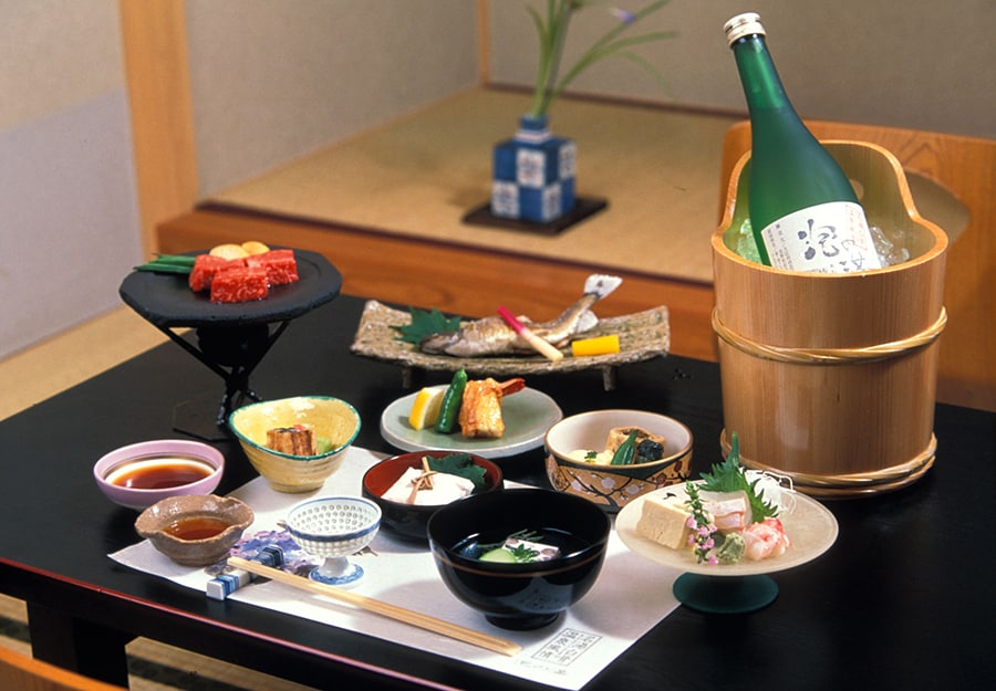泡の湯旅館［長野／白骨温泉］信濃会席 夏イメージ 料理は季節によって異なる。