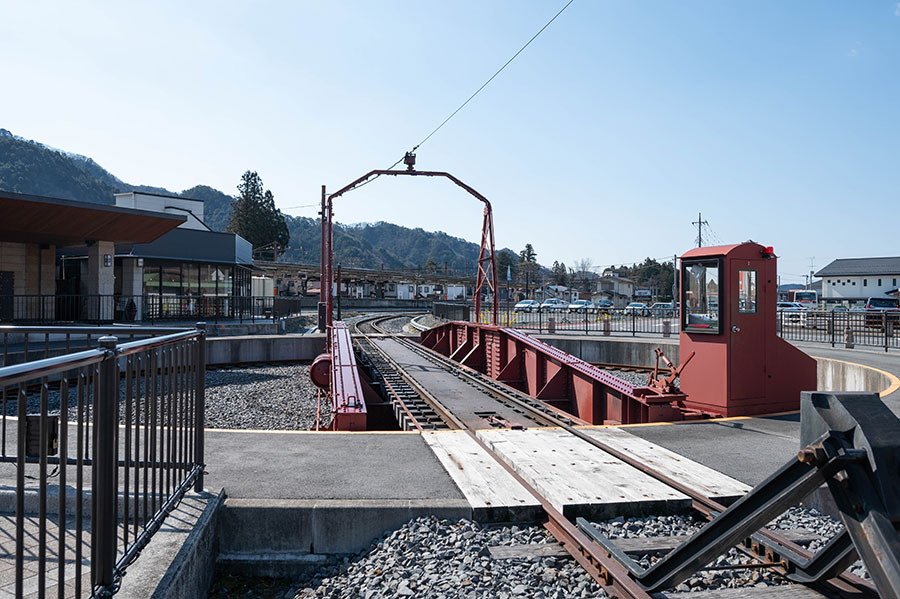 いまでは珍しくなったSLの転車台。広島県の三次駅で使われていたものだそう。