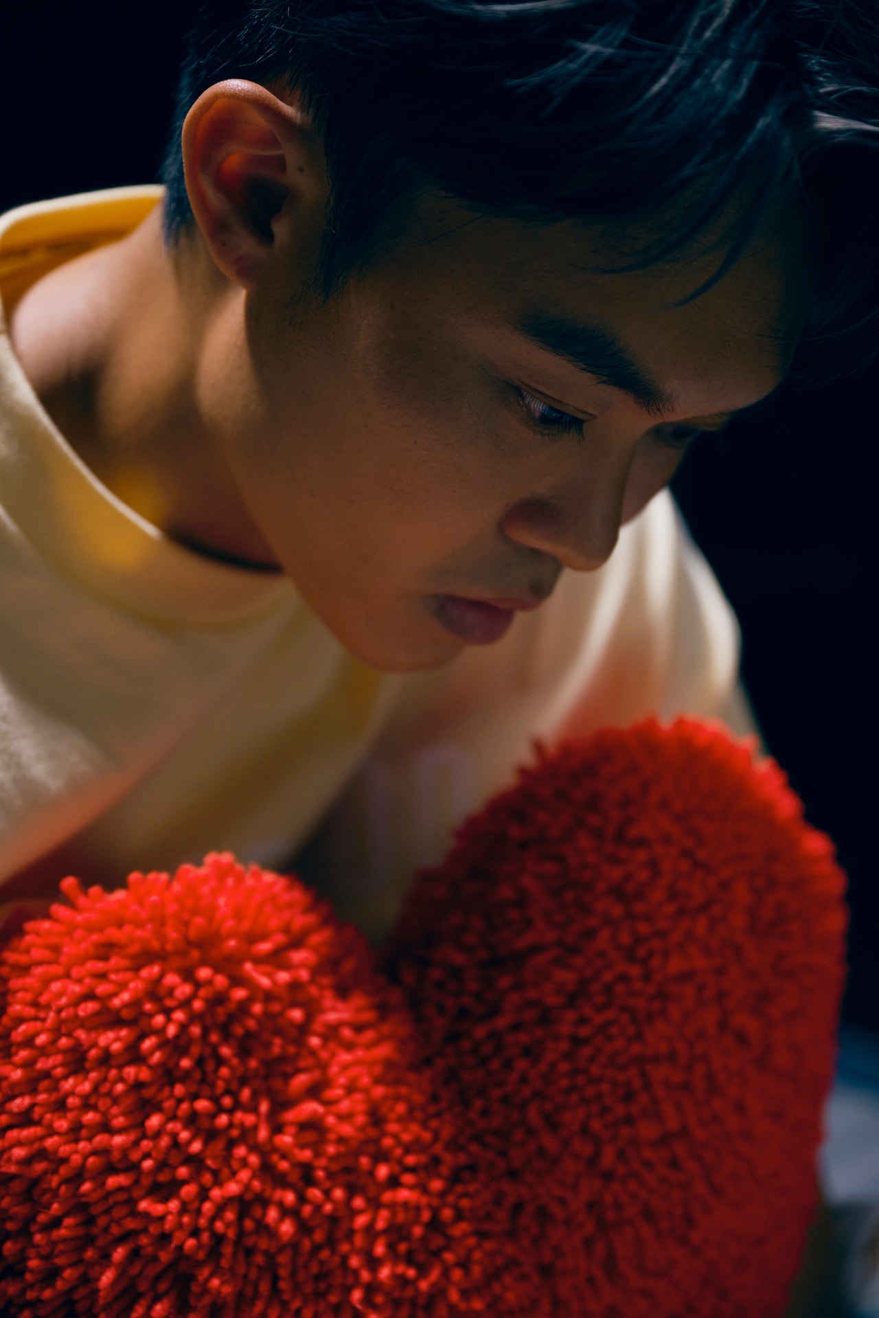 香港映画『トワイライト・ウォリアーズ　決戦！ 九龍城砦』で黒社会組織の若頭・十二少（サップイーシウ）役を演じ人気急上昇中のトニー・ウーさん。