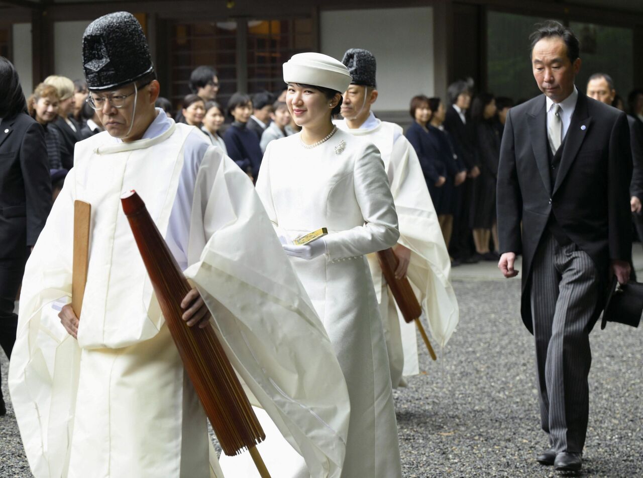 伊勢神宮外宮参拝に向かわれる愛子さま　©時事通信社