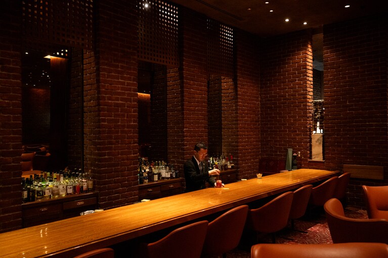 英国から運ばれてきた “微笑むレンガ” に彩られた空間で美酒を堪能できるバー「ブリアン」。