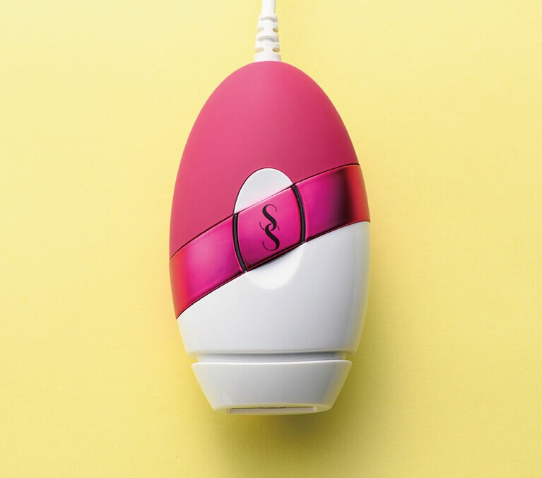 手軽＆低コストで本格脱毛ケアが叶う！。スムーズスキン ベア ピンク(限定カラーコレクション) 28,000円／スムーズスキン