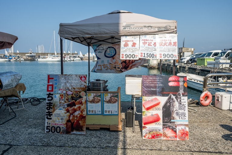 三崎港まぐろの人気店が葉山朝市にも出店。