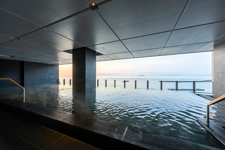 インフィニティバス 朝景。