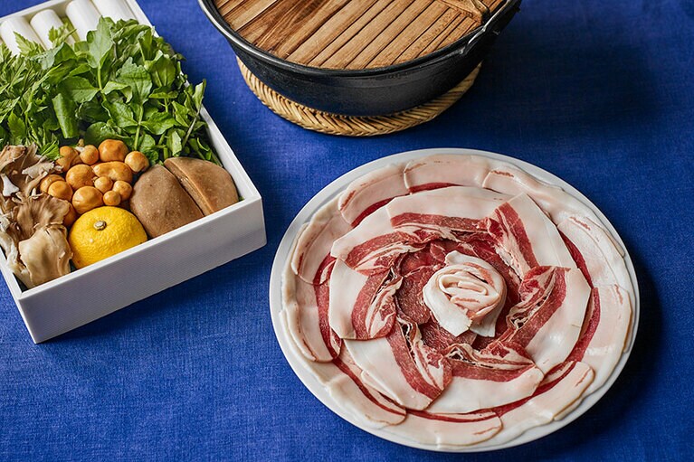 猪と冬野菜の鍋 2～3人前 15,000円(税込)／比良山荘