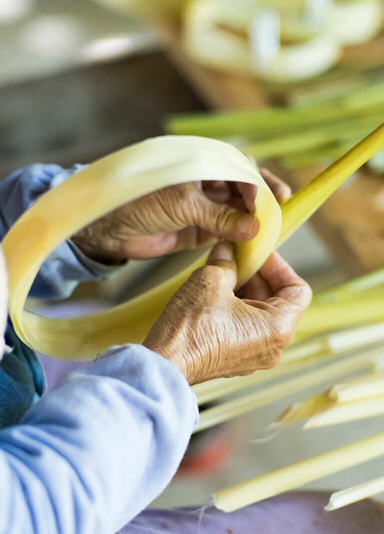 民具作りを支える、丹念な熟練の手仕事。