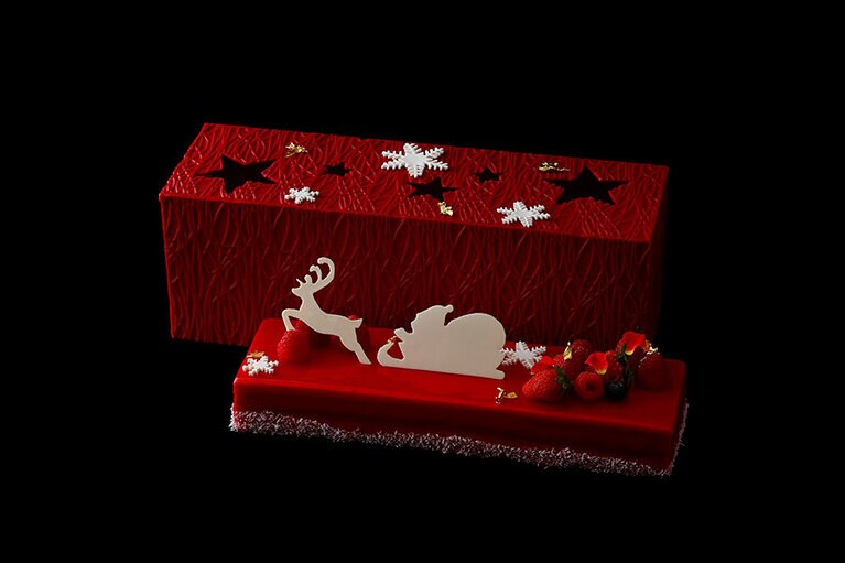 パレスホテル東京「ボワット ド ノエル」(限定30個 35cm×12.5cm、高さ12cm／20,000円)。