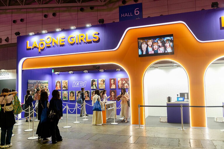 アーティストブースも出現。